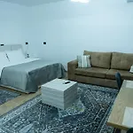 Center Apartment *